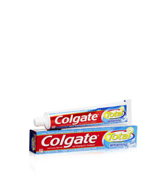 Kem đánh răng Colgate Total Whitening